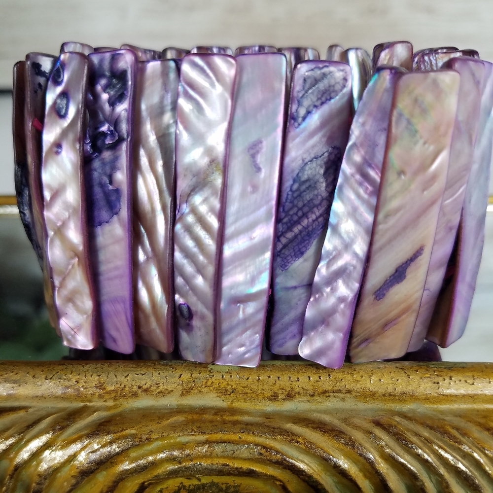 Fashion jewelry, purple bracelet, shell, stretch - Picture 3 of 4